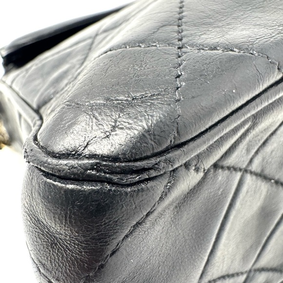 Chanel Vintage Black Quilted Camera Crossbody Bag –Quilted Caviar, Gold Hardware - Picture 6 of 15